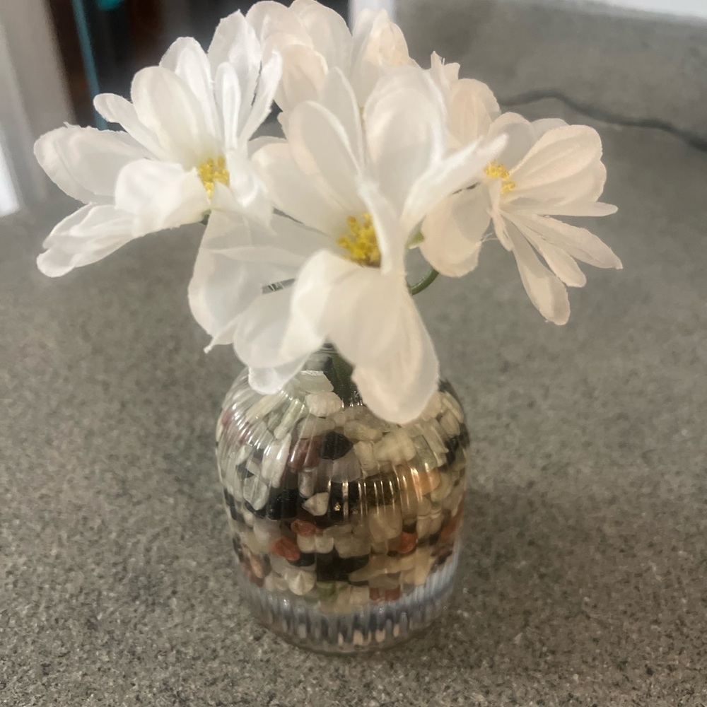 Decorative White Daisy Vase with Pebble Fill